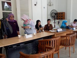 Djarot ke Moskow,  Pengaduan di Balai Kota Sepi Djarot ke Moskow,  Pengaduan di Balai Kota Sepi