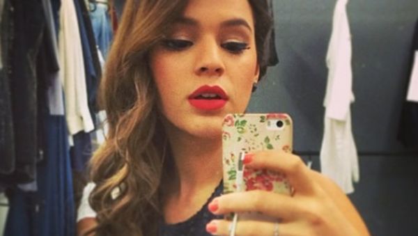 Model Seksi Doyan Selfie yang Bikin Neymar Jatuh Hati