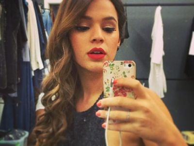 Model Seksi Doyan Selfie yang Bikin Neymar Jatuh Hati