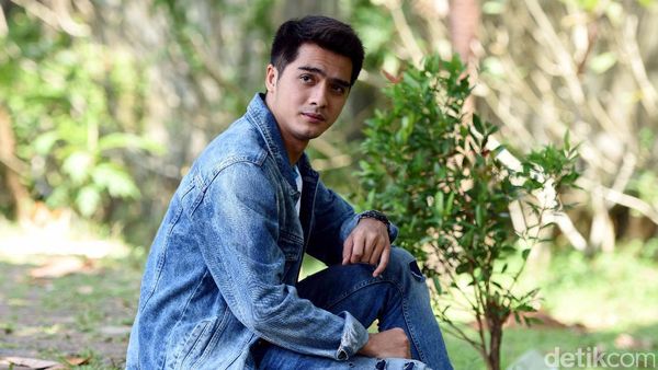 Ricky Harun, Bapak Dua Anak yang Awet Muda