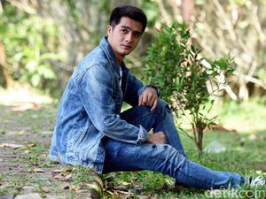 Ricky Harun, Bapak Dua Anak yang Awet Muda Ricky Harun, Bapak Dua Anak yang Awet Muda