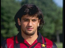 Masih di tahun 1992, Milan kembali memecahkan rekor transfer setelah memboyong Gianluigi Lentini dari Torino senilai 13 juta pound sterling (konversi kurs saat ini sekitar Rp 227 miliar). (Foto: Allsport UK)