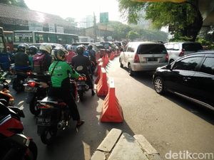 Foto: Rekayasa di Simpang Pancoran Berimbas Macet ke Tebet