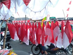 Jelang HUT RI ke-72, Pedagang Bendera di Yogya Banjir Order