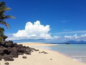 Terhipnotis oleh Pesona Pulau Mahoro