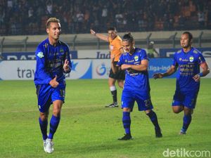 Kalahkan PS TNI, Persib Akhiri Puasa Kemenangan Kalahkan PS TNI, Persib Akhiri Puasa Kemenangan