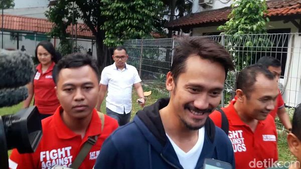 Tora Sudiro Ditangkap Polisi, Dokter Ryan Thamrin Meninggal Dunia