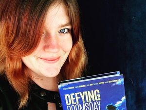 Meski Buta Warna, Wanita Ini Sukses Jadi Ilustrator