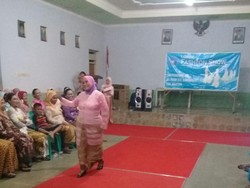 Serunya Fashion Show Lansia di Magetan Sambut HUT RI Ke-72