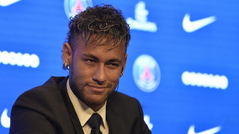 Pindah ke PSG, Peluang Neymar Menangi Ballon dOr Dinilai Tetap Sama Pindah ke PSG, Peluang Neymar Menangi Ballon dOr Dinilai Tetap Sama