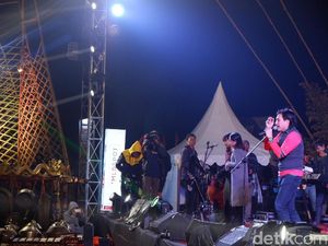 Katon Bagaskara Ajak Penonton Jazz Atas Awan Kembali ke Era 90-an