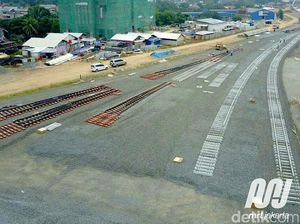 MRT Jakarta Sudah Mulai Dipasang Rel