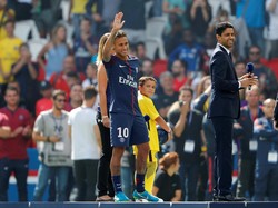 Aksi DJ dan Kembang Api dalam Pesta Penyambutan Neymar di Parc des Princes