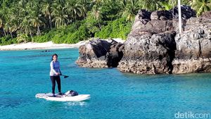 Melepas Penat di Natuna, Susi Semringah Banget...!