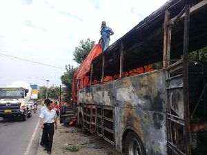 Polisi Temukan Pemilik Motor yang Sebabkan Sugeng Rahayu Terbakar Polisi Temukan Pemilik Motor yang Sebabkan Sugeng Rahayu Terbakar