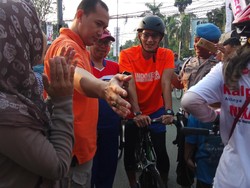 Sandiaga Gowes bareng Menpora di Pondok Pinang