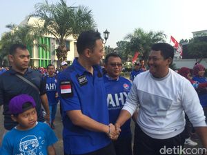 Minggu Pagi, SBY hingga Agus Yudhoyono Jalan Sehat di Cikeas