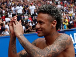 Bahkan Menara Eiffel Menyambut Neymar