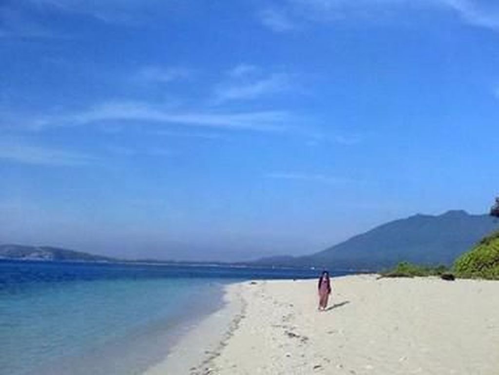Susi Pudjiastuti Kesal Lihat Sampah di Senoa: Kok Tega Gitu Loh Susi Pudjiastuti Kesal Lihat Sampah di Senoa: Kok Tega Gitu Loh