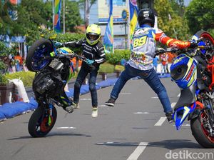 Aksi Freestyle Kakak Beradik dengan Yamaha R6 dan MT-25