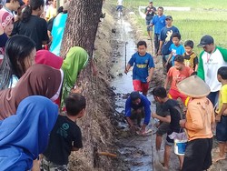 Saat Petani di Ngawi Lomba Berburu Tikus Sambut HUT RI Ke-72