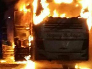 Tabrakan Hingga Bus Terbakar, Sopir Sugeng Rahayu Jadi Tersangka Tabrakan Hingga Bus Terbakar, Sopir Sugeng Rahayu Jadi Tersangka