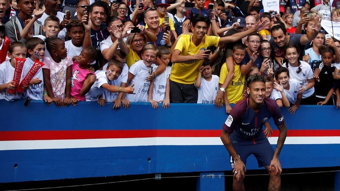 Ini Pesan dan Harapan Ronaldinho untuk Neymar di PSG
