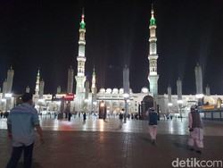 Video: Suasana Subuh di Masjid Nabawi