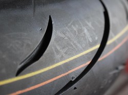 Ini Tekanan Ideal Ban Motor Saat Perjalanan Jarak Jauh