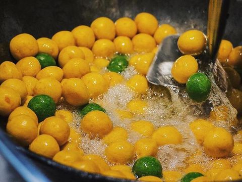 Tips Menggoreng Bola Ubi Kopong Ala Penjual Kaki Lima