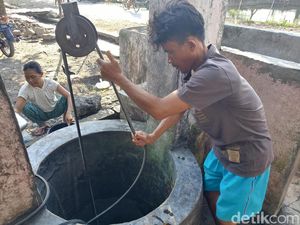 Sumur Warga Kreyo Cirebon Mulai Alami Kekeringan Sumur Warga Kreyo Cirebon Mulai Alami Kekeringan