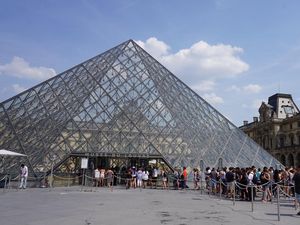 Foto: Walau Punya Waktu Singkat, Jalan-jalan ke Paris Tetap Seru