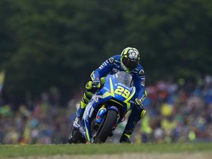 Iannone Masih Kesulitan Taklukkan Motornya