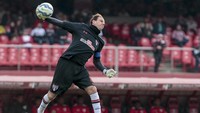 Rogerio Ceni adalah pesepakbola yang berprofesi sebagai kiper. Dia sangat raji menjadi seksekutor bola mati dan sudah bikin 59 gol dari tendangan bebas. (Foto: Miguel Schincariol/Getty Images)