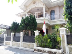 Ini Rumah Hendrianto Bambang, Si Penumbang Nyonya Meneer