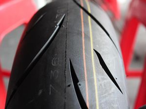 Kenali Lagi Keunggulan Ban Tubeless untuk Motor