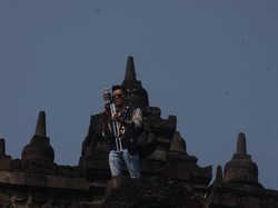 Wisatawan Panjat Candi, Petugas Keamanan di Borobudur akan Ditambah