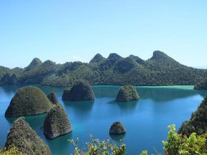 Pesona Wayag di Raja Ampat Tak Lekang Oleh Waktu
