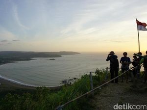 Cantiknya Geopark Ciletuh Terlihat dari Puncak Ini