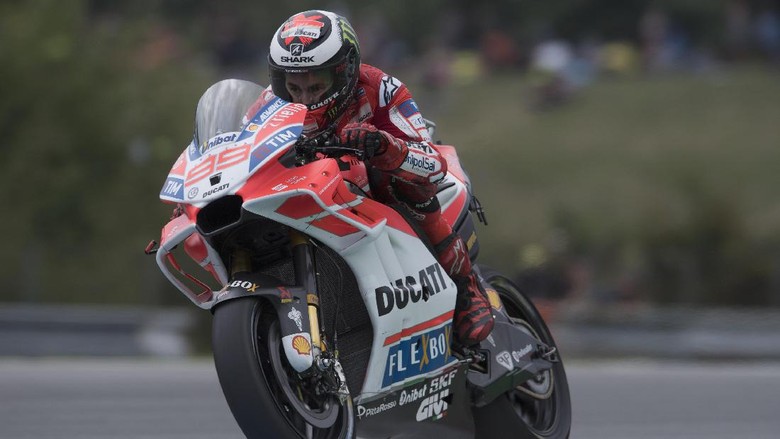 Lorenzo Diyakini Akan Lebih Kompetitif Musim Depan Lorenzo Diyakini Akan Lebih Kompetitif Musim Depan