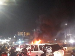Mobil Terbakar di Km 1 Tol Dalam Kota, Lalin Arah Cawang Macet