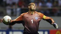 Kiper: Jose Luis Chilavert (Paraguay). 8 gol dari 74 laga. Foto: Shaun Botterill/Getty Images
