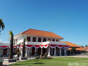Akan Disanksi Tolak Bendera Setengah Tiang, ini Kata Pemkot Surabaya Akan Disanksi Tolak Bendera Setengah Tiang, ini Kata Pemkot Surabaya