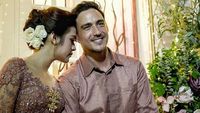 Soon to be Wed! Lihat Foto Kemesraan Raisa dan Hamish Daud