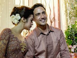 Soon to be Wed! Lihat Foto Kemesraan Raisa dan Hamish Daud