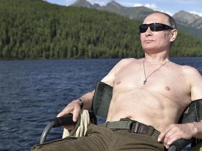 Foto: Liburan Macho Vladimir Putin Idola Fadli Zon