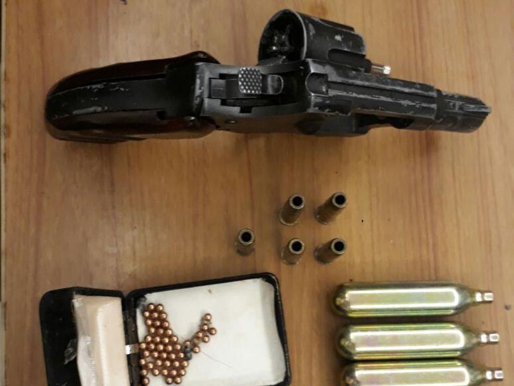 Bawa Airsoft Gun, 2 Pria Ditangkap di Jakarta Pusat Bawa Airsoft Gun, 2 Pria Ditangkap di Jakarta Pusat