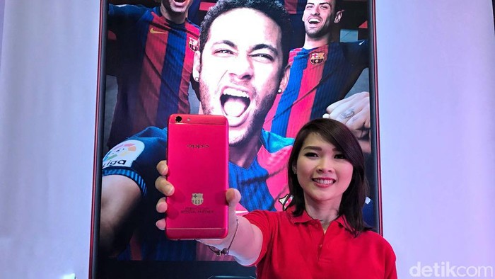 OPPO Rilis Ponsel Barcelona Berlapis Emas OPPO Indonesia OPPO Rilis Ponsel Barcelona Berlapis Emas OPPO Indonesia