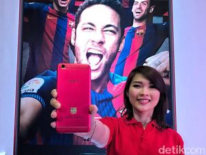 Oppo Rilis Ponsel Barcelona Berlapis Emas Oppo Rilis Ponsel Barcelona Berlapis Emas