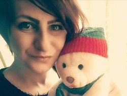 Momen Haru Wanita Jumpa Tentara yang Memberinya Boneka 25 Tahun Lalu di FB